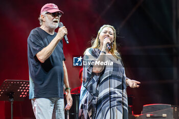 2024-07-22 - Francesco De Gregori on stage with Francesca La Colla - FRANCESCO DE GREGORI DAL VIVO 2024 - CONCERTS - ITALIAN SINGER AND ARTIST