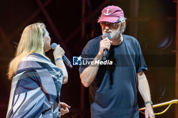 2024-07-22 - Francesco De Gregori on stage with Francesca La Colla - FRANCESCO DE GREGORI DAL VIVO 2024 - CONCERTS - ITALIAN SINGER AND ARTIST