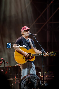 2024-07-22 - Francesco De Gregori on stage - FRANCESCO DE GREGORI DAL VIVO 2024 - CONCERTS - ITALIAN SINGER AND ARTIST