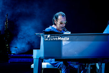 24/07/2024 - Antonello Venditti plays piano on stage - ANTONELLO VENDITTI 