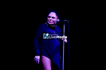 2024-07-22 - Loredana Berte singing on stage - LOREDANA BERTè - RIBELLE SUMMER TOUR 2024 - CONCERTS - ITALIAN SINGER AND ARTIST