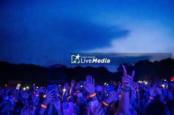 25/07/2024 - Irama's fans wait for the concert to begin - IRAMA LIVE 2024 - CONCERTI - CANTANTI E ARTISTI ITALIANI