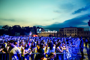 25/07/2024 - Irama's fans wait for the concert to begin - IRAMA LIVE 2024 - CONCERTI - CANTANTI E ARTISTI ITALIANI