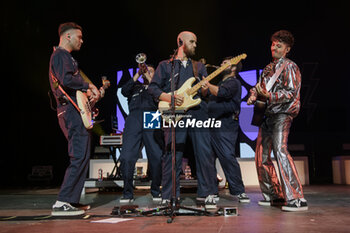 2024-09-03 - Fulminacci – real name Filippo Uttinacci - with musicians of his band performing live in concert at Auditorium Parco della Musica - FULMINACCI - INFINITO +1 TOUR - CONCERTS - ITALIAN SINGER AND ARTIST