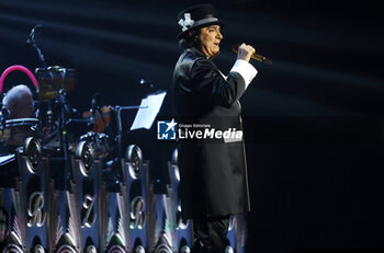 2024-10-12 - Italian singer Renato Zero on stage during his “Autoritatto” 2024 tour at Unipol Arena, Casalecchio (Bologna), Italy, October 12, 2024. Photo: Michele Nucci - RENATO ZERO IN 