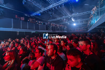 2024-10-15 - Spectators during the concert at Magazzini Generali on October 15, 2024 - CLARA - PRIMO CLUB - CONCERTS - ITALIAN SINGER AND ARTIST