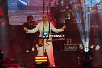 2024-10-19 - Italian singer Umberto Tozzi on stage during his ?L?Ultima notte rosa, the final tour? at Unipol Arena, Casalecchio (Bo), Italy, October 19, 2024 - photo Michele Nucci - UMBERTO TOZZI 