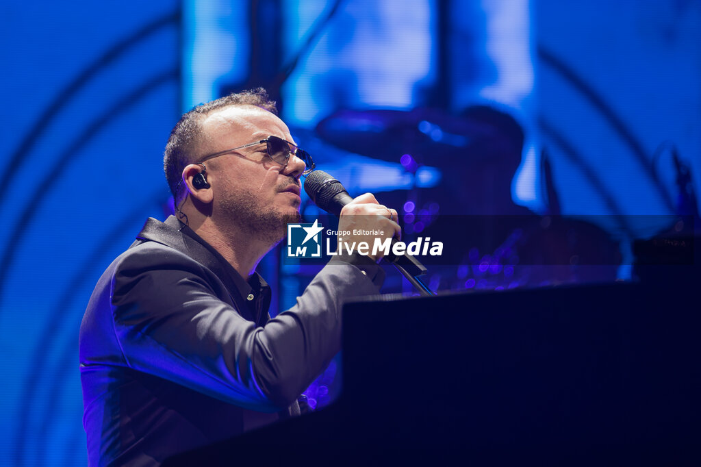 Gigi D'Alessio - Palasport - CONCERTS - ITALIAN ARTIST