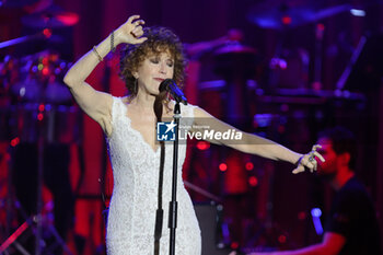 11/11/2024 - Italian singer Fiorella Mannoia on stage at Teatro Europauditorium during her tour in theaters. Bologna, November 11, 2024 - photo Michele Nucci - FIORELLA MANNOIA LIVE NEI TEATRI 2024 - SHOW - ARTISTI ITALIANI