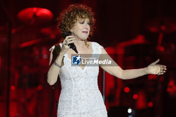 11/11/2024 - Italian singer Fiorella Mannoia on stage at Teatro Europauditorium during her tour in theaters. Bologna, November 11, 2024 - photo Michele Nucci - FIORELLA MANNOIA LIVE NEI TEATRI 2024 - SHOW - ARTISTI ITALIANI