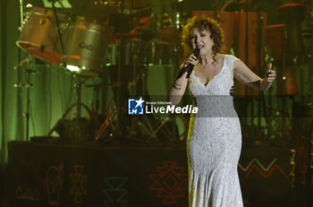 11/11/2024 - Italian singer Fiorella Mannoia on stage at Teatro Europauditorium during her tour in theaters. Bologna, November 11, 2024 - photo Michele Nucci - FIORELLA MANNOIA LIVE NEI TEATRI 2024 - SHOW - ARTISTI ITALIANI