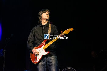 2024-04-06 - John Squire - LIAM GALLAGHER & JOHN SQUIRE - CONCERTS - SINGER AND ARTIST