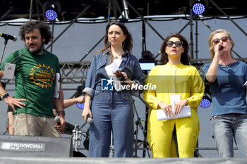 01/05/2024 - Andrea Rivera, Martina Martorano, Valentina Petrini and Serena Tarabini presenters. - CONCERTO PRIMO MAGGIO A TARANTO - CONCERTI - FESTIVAL