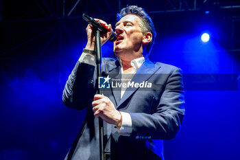Tony Hadley - Mad About You with The Fabulous TH Band - CONCERTS - SINGER AND ARTIST