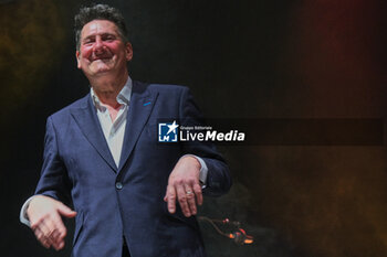 2024-04-24 - Tony Hadley - TONY HADLEY WITH THE FABULOUS TH BAND - MAD ABOUT YOU - CONCERTS - SINGER AND ARTIST