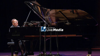 30/04/2024 - Gonzalo Rubalcaba performs on stage during his live performance “Solo