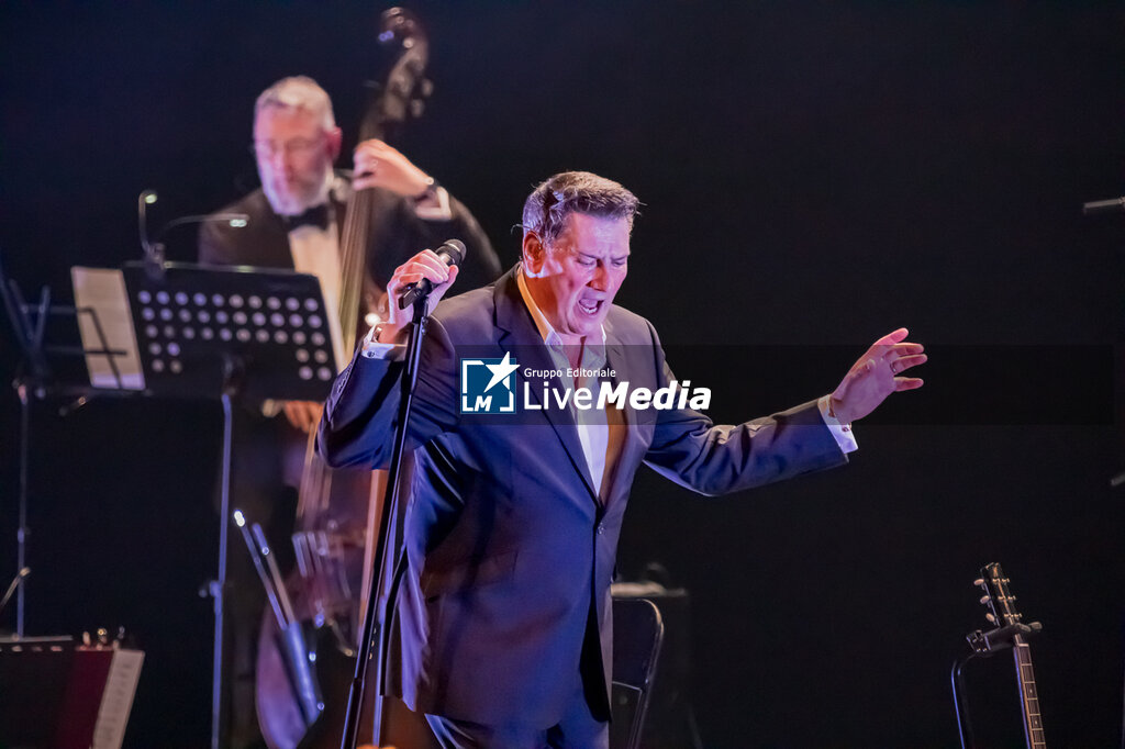 Tony Hadley - Mad About You - CONCERTI - CANTANTI E ARTISTI STRANIERI