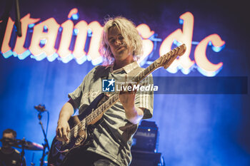 2024-06-25 - Conor Deegan III of the group Fontaines D.C. during the Romance European Tour 2024, 25 June 2024, Auditorium Parco della Musica, Rome, Italy. - FONTAINES D.C. - ROMANCE EUROPEAN TOUR 2024 - CONCERTS - SINGER AND ARTIST