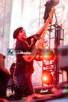 2024-07-06 - Tom Morello - TOM MORELLO - OPENING THE SMASHING PUMPKINS - CONCERTS - SINGER AND ARTIST