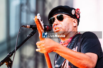 2024-07-06 - Tom Morello - TOM MORELLO - OPENING THE SMASHING PUMPKINS - CONCERTS - SINGER AND ARTIST