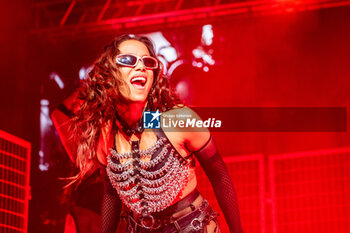 Anitta - Baile Funk Experience - CONCERTS - SINGER AND ARTIST