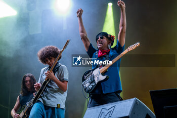 2024-07-08 - Tom Morello, stage name of Thomas Baptiste Morello, during his live performs at Villafranca Castle for his The Atlas Underground Fire World Tour 2024, on July 8, 2024 in Villafranca di Verona, Italy. - TOM MORELLO - THE ATLAS UNDEGROUND FIRE - CONCERTS - SINGER AND ARTIST