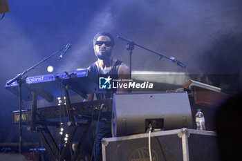 2024-07-10 - Cory Henry singing on stage during the Music for yo solul world tour 2024, at the Villa Ada Festival in Rome, Italy, on July 10, 2024 - CORY HENRY - MUSIC FOR YO SOUL WORLD TOUR 2024 - ROMA - CONCERTS - SINGER AND ARTIST