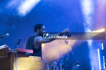 2024-07-10 - Cory Henry singing on stage during the Music for yo solul world tour 2024, at the Villa Ada Festival in Rome, Italy, on July 10, 2024 - CORY HENRY - MUSIC FOR YO SOUL WORLD TOUR 2024 - ROMA - CONCERTS - SINGER AND ARTIST