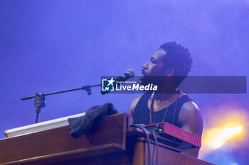 2024-07-10 - Cory Henry singing on stage during the Music for yo solul world tour 2024, at the Villa Ada Festival in Rome, Italy, on July 10, 2024 - CORY HENRY - MUSIC FOR YO SOUL WORLD TOUR 2024 - ROMA - CONCERTS - SINGER AND ARTIST