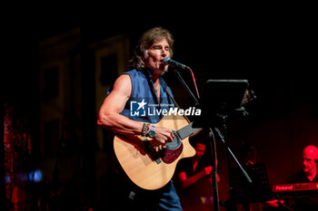 2024-07-17 - Ronn Moss on stage - RONN MOSS LIVE  - CONCERTS - SINGER AND ARTIST