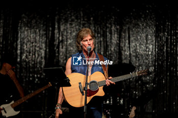 2024-07-17 - Ronn Moss on stage - RONN MOSS LIVE  - CONCERTS - SINGER AND ARTIST