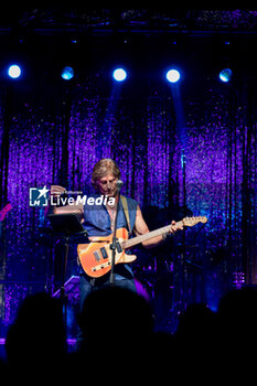 2024-07-17 - Ronn Moss on stage - RONN MOSS LIVE  - CONCERTS - SINGER AND ARTIST