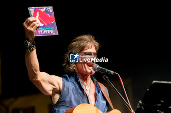 2024-07-17 - Ronn Moss on stage - RONN MOSS LIVE  - CONCERTS - SINGER AND ARTIST