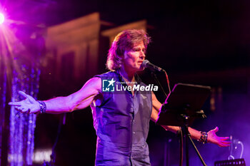 2024-07-17 - Ronn Moss on stage - RONN MOSS LIVE  - CONCERTS - SINGER AND ARTIST