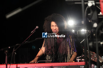 26/07/2024 - American guitarist and singer Judith Hill during her concert at Villa Nicolaj, Calcara, Bologna, Italy, July 26, 2024. Photo Michele Nucci

 - JUDITH HILL - LETTERS FROM A BLACK WIDOW TOUR - CONCERTI - CANTANTI E ARTISTI STRANIERI