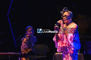 03/08/2024 - Dee Dee Bridgewater, Carmen Staaf - DEE DEE BRIDGEWATER QUARTET - WE EXIST! - CONCERTI - CANTANTI E ARTISTI STRANIERI