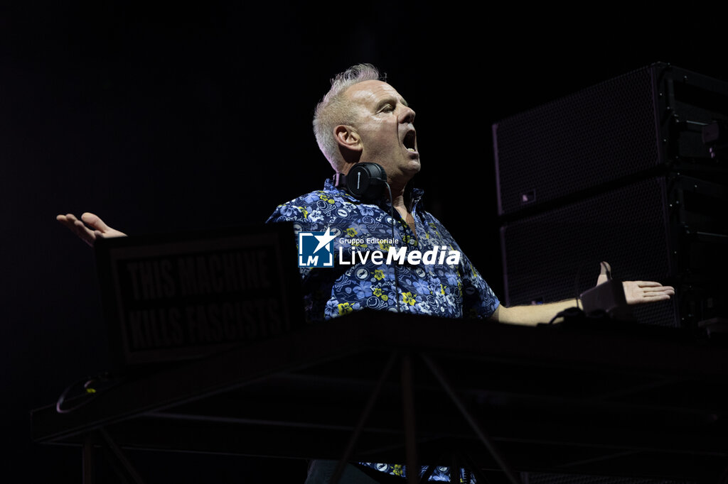 Fat Boy Slim live dj set - CONCERTS - SINGER AND ARTIST