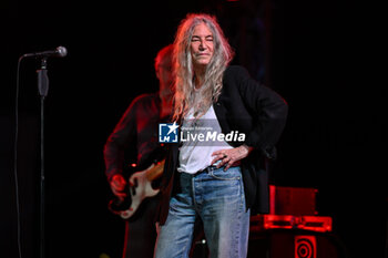 03/09/2024 - Patti Smith during the live Pasolini and Sea at Teatro Antico Ostia Antica on September 3, 2024 in Rome, Italy - PATTI SMITH - PASOLINI AND SEA - CONCERTI - CANTANTI E ARTISTI STRANIERI