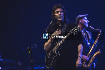 2024-10-31 - Steve Hackett during the GENESIS GREATS Lamb Highlights & Solo Tour on oct 31, 2024 at Auditorium Parco della Musica, Rome, Italy. - STEVE HACKETT - GENESIS GREATS LAMB HIGHLIGHTS & SOLO - CONCERTS - SINGER AND ARTIST