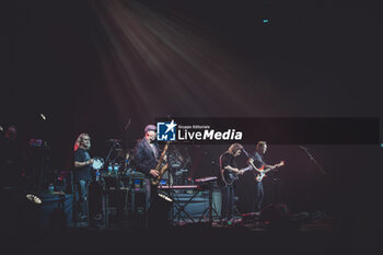 2024-10-31 - Steve Hackett, Rob Townsend, Jonas Reingold, Nad Sylvan during the GENESIS GREATS Lamb Highlights & Solo Tour on oct 31, 2024 at Auditorium Parco della Musica, Rome, Italy. - STEVE HACKETT - GENESIS GREATS LAMB HIGHLIGHTS & SOLO - CONCERTS - SINGER AND ARTIST