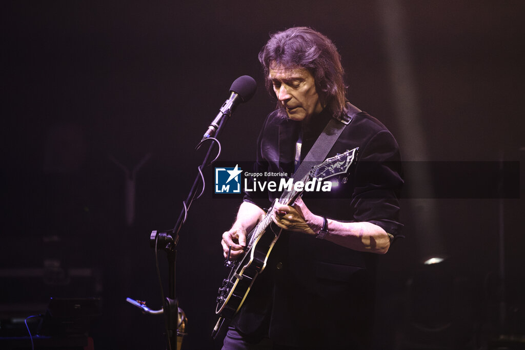 Steve Hackett - GENESIS GREATS Lamb Highlights & Solo” tour  - CONCERTS - SINGER AND ARTIST