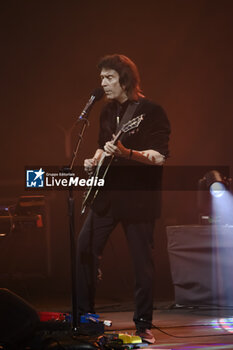 2024-10-31 - Steve Hackett during the concert of “GENESIS GREATS Lamb Highlights & Solo” tour at Auditorium Parco della Musica on October 31, 2024 in Rome - Italy - STEVE HACKETT - GENESIS GREATS LAMB HIGHLIGHTS & SOLO” TOUR  - CONCERTS - SINGER AND ARTIST