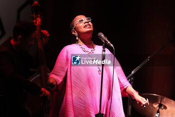 2024-10-28 - French-american jazz singer Cècile Mc Lorin Salvant on stage during her concert in the Bologna Jazz Festival at “Duse” theatre. Bologna, Italy, October 28, 2024 - CèCILE MC LORIN SALVANT  - BOLOGNA JAZZ FESTIVAL - SHOWS - SINGER AND ARTIST