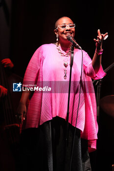 2024-10-28 - French-american jazz singer Cècile Mc Lorin Salvant on stage during her concert in the Bologna Jazz Festival at “Duse” theatre. Bologna, Italy, October 28, 2024 - CèCILE MC LORIN SALVANT  - BOLOGNA JAZZ FESTIVAL - SHOWS - SINGER AND ARTIST