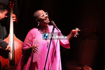 2024-10-28 - French-american jazz singer Cècile Mc Lorin Salvant on stage during her concert in the Bologna Jazz Festival at “Duse” theatre. Bologna, Italy, October 28, 2024 - CèCILE MC LORIN SALVANT  - BOLOGNA JAZZ FESTIVAL - SHOWS - SINGER AND ARTIST