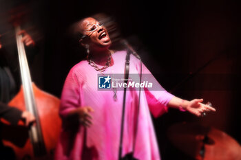 2024-10-28 - French-american jazz singer Cècile Mc Lorin Salvant on stage during her concert in the Bologna Jazz Festival at “Duse” theatre. Bologna, Italy, October 28, 2024 - CèCILE MC LORIN SALVANT  - BOLOGNA JAZZ FESTIVAL - SHOWS - SINGER AND ARTIST