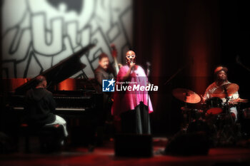 2024-10-28 - French-american jazz singer Cècile Mc Lorin Salvant on stage during her concert in the Bologna Jazz Festival at “Duse” theatre. Bologna, Italy, October 28, 2024 - CèCILE MC LORIN SALVANT  - BOLOGNA JAZZ FESTIVAL - SHOWS - SINGER AND ARTIST