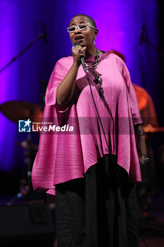 2024-10-28 - French-american jazz singer Cècile Mc Lorin Salvant on stage during her concert in the Bologna Jazz Festival at “Duse” theatre. Bologna, Italy, October 28, 2024 - CèCILE MC LORIN SALVANT  - BOLOGNA JAZZ FESTIVAL - SHOWS - SINGER AND ARTIST