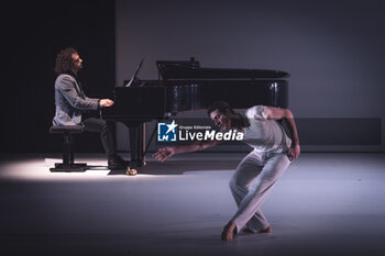 2024-02-10 - Michele Satriano and Lucio Perotti during the ballet Closer, 9 febryary 2024 at Auditorium Parco della Musica, Rome, Italy - CLOSER - RAPPRESENTATIONS - SHOWS