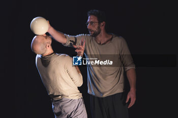 2024-01-07 - Alessandro Maida and Maxime Pythoud during the show Respire, 7 january 2024 at Auditorium Parco della Musica, Rome, Italy - OPS! RESPIRE - THEATRE - SHOWS